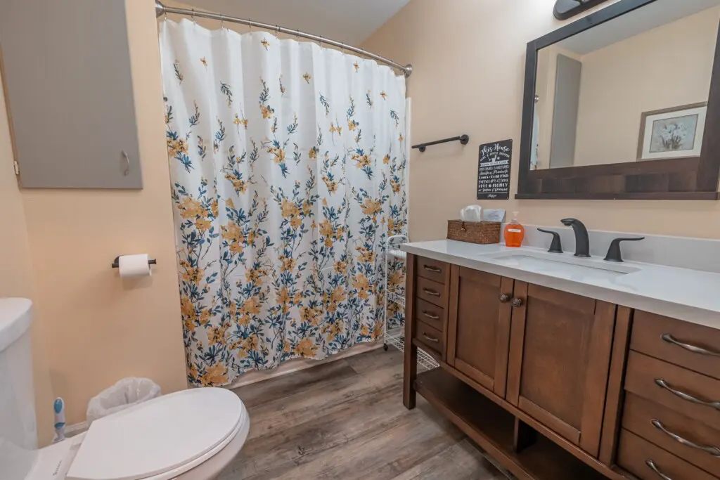 1ca046cf0e2e4dd9bcd9e2be23b99ba5 LargeOriginal.jpg