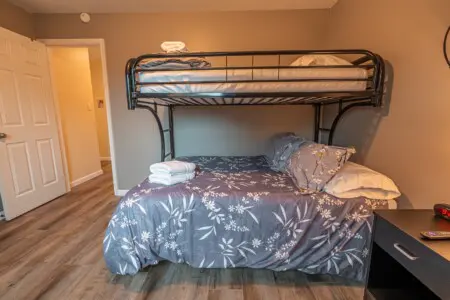 adb15470185f4a4bbf9ed14fe64d4f31 LargeOriginal.jpg