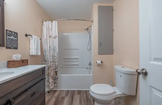 cb4de86474da4e78a6556af96593b61a LargeOriginal.jpg