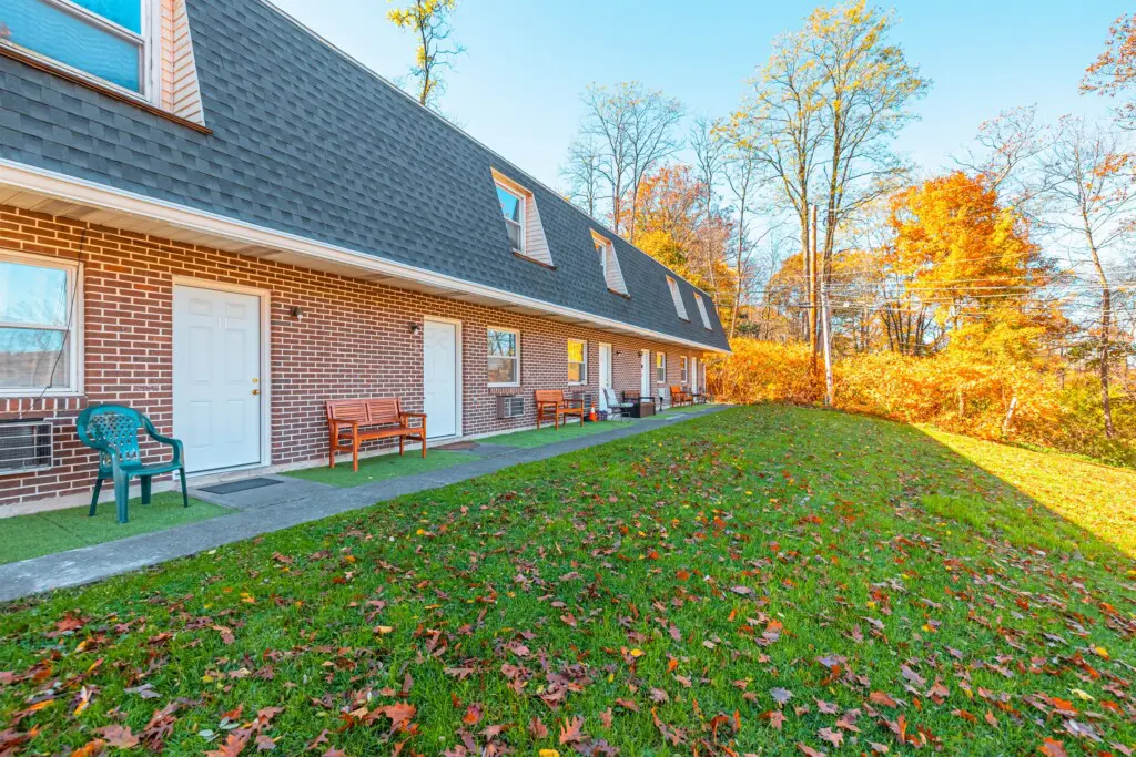 e4bcb9ae9a4f419698d6169c03ad3225 LargeOriginal.jpg