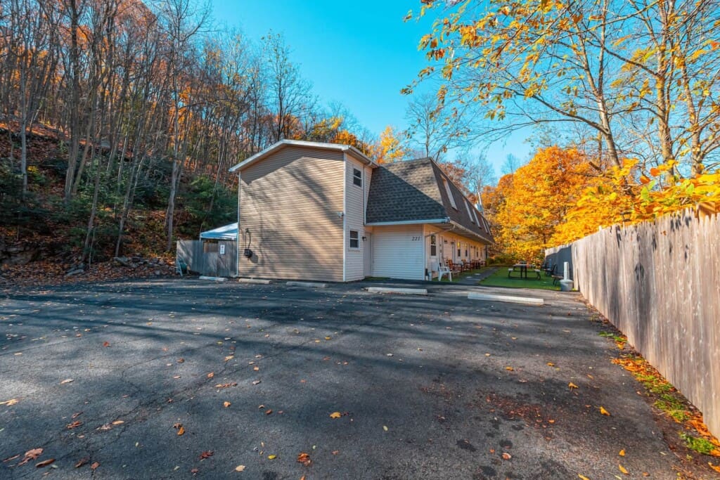 9e3f78a4b8e049b0ae0260d9330a4f51.jpg
